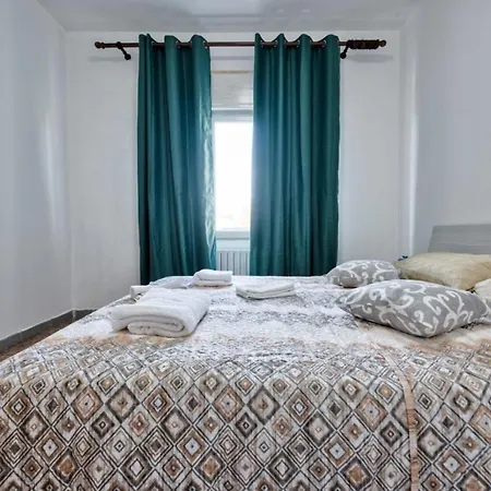 Venice H&s Private With Ac Pensión